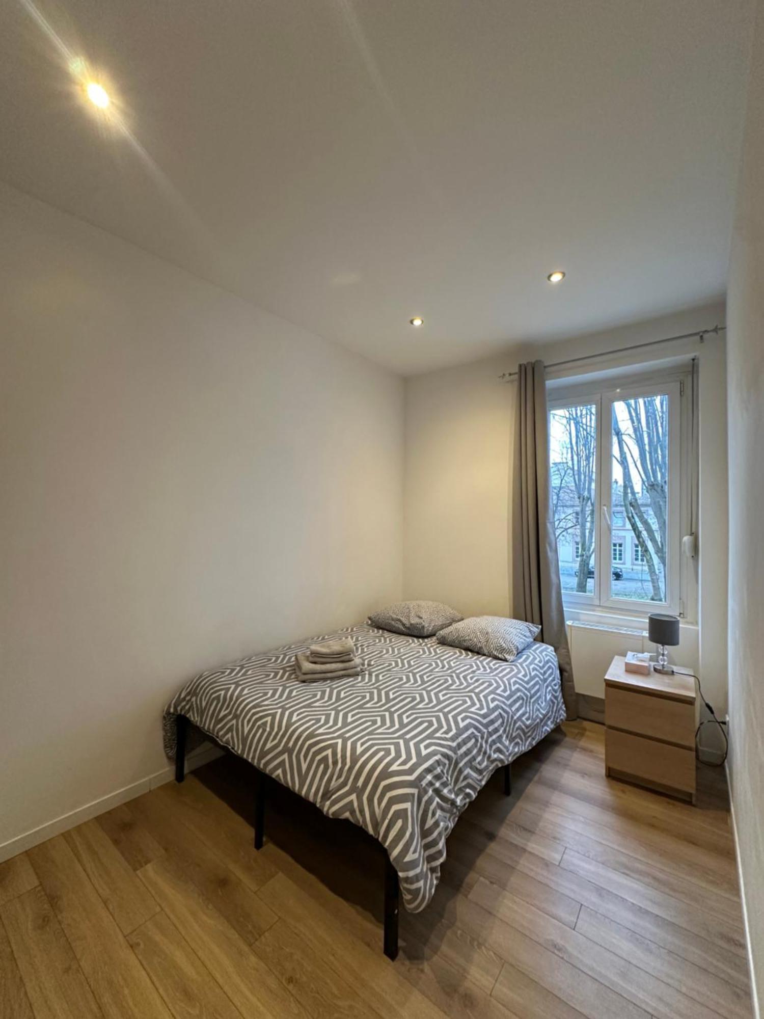 # Le 8 # Joli Petit F2 Tout Equipe, Mulhouse Centre Exteriér fotografie